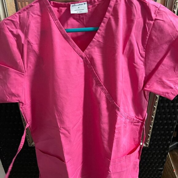 V NECK SCURB  TOP PINK  SIZE S NEW IN BAG - Picture 3 of 8